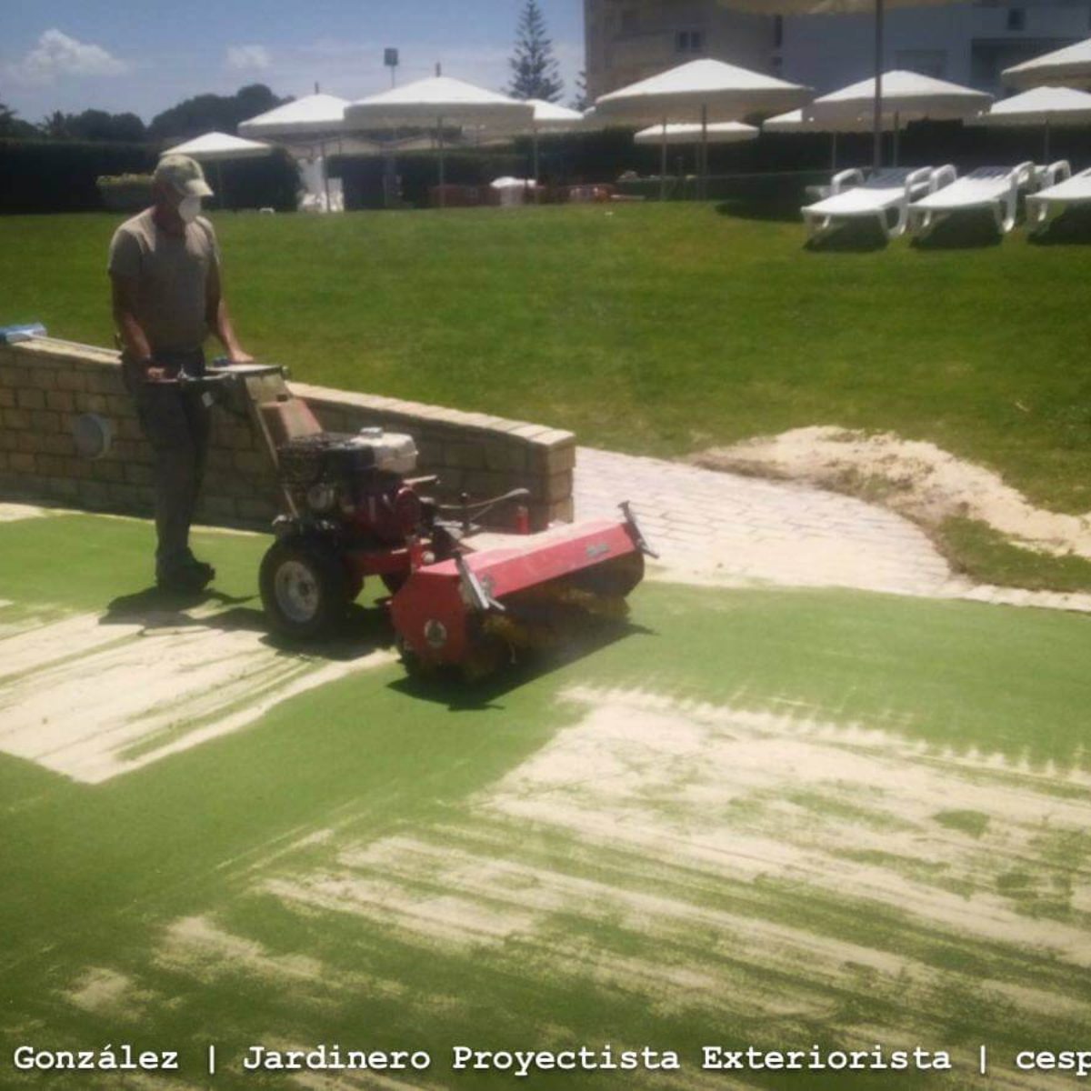 Maquinaria e infraestructura  para instalar césped artificial en Cádiz