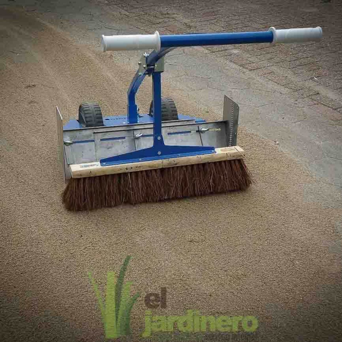 Maquinaria e infraestructura  para instalar césped artificial en Cádiz