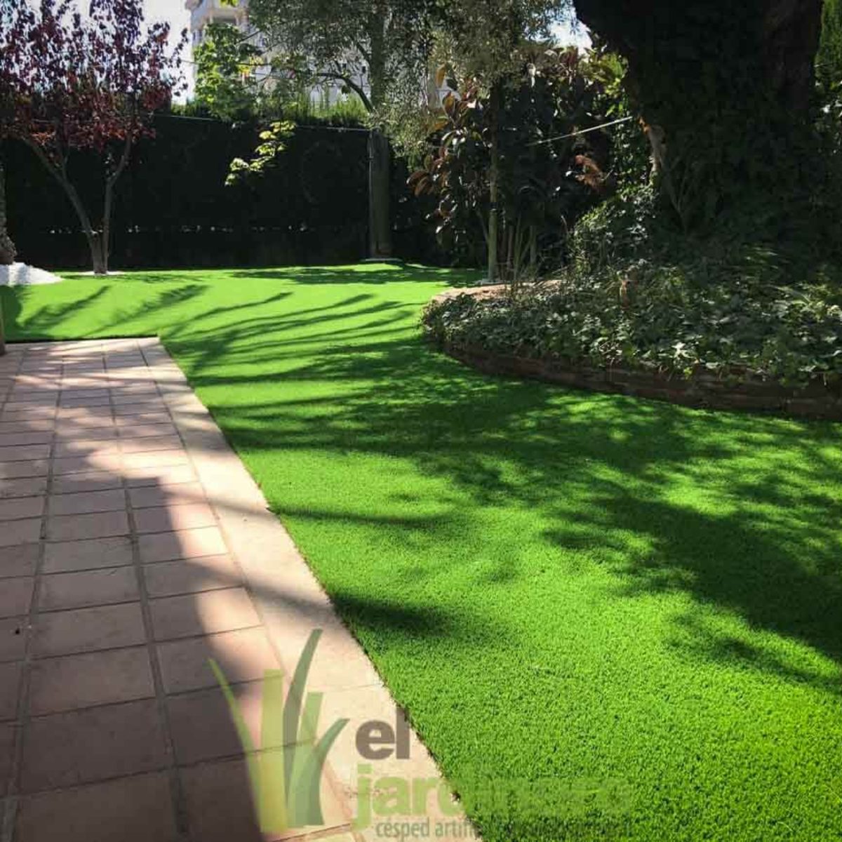 Proyectos de jardines con Césped artificial por la provincia de Cádiz