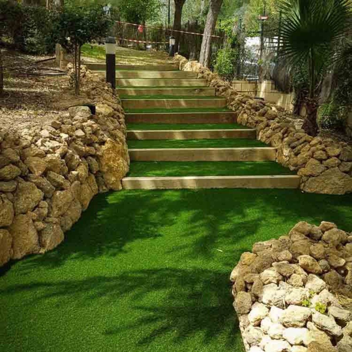 Proyectos de jardines con Césped artificial por la provincia de Cádiz