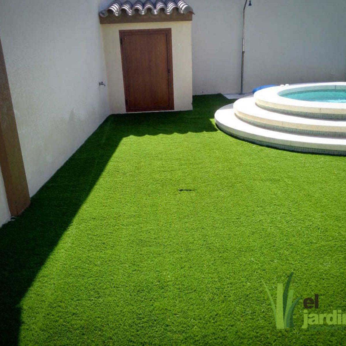 Proyectos en piscinas con Césped artificial por la provincia de Cádiz